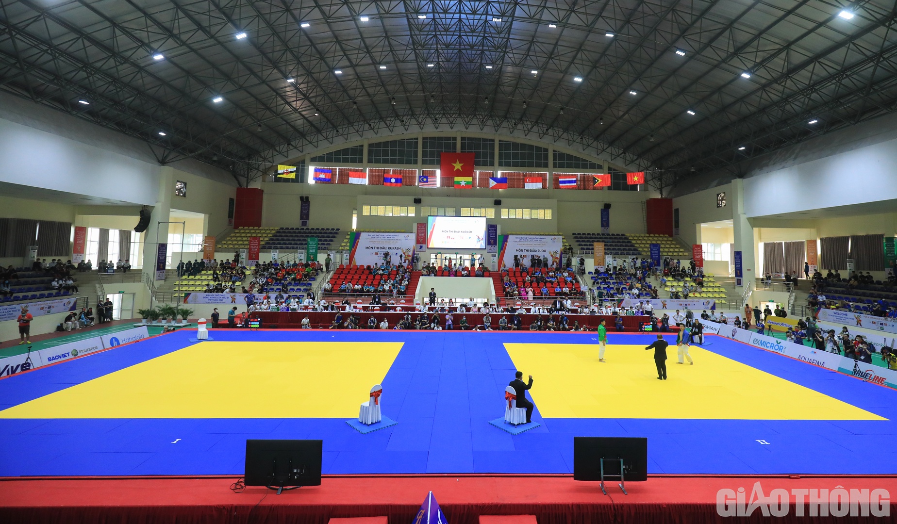 Chiều 10/5, tại Nh&agrave; thi đấu huyện Ho&agrave;i Đức (H&agrave; Nội) đ&atilde; diễn ra 4 nội dung thi đấu của m&ocirc;n Kurash với c&aacute;c hạng c&acirc;n dưới 48kg, dưới 52kg của nữ v&agrave; dưới 81kg, dưới 90kg của nam.