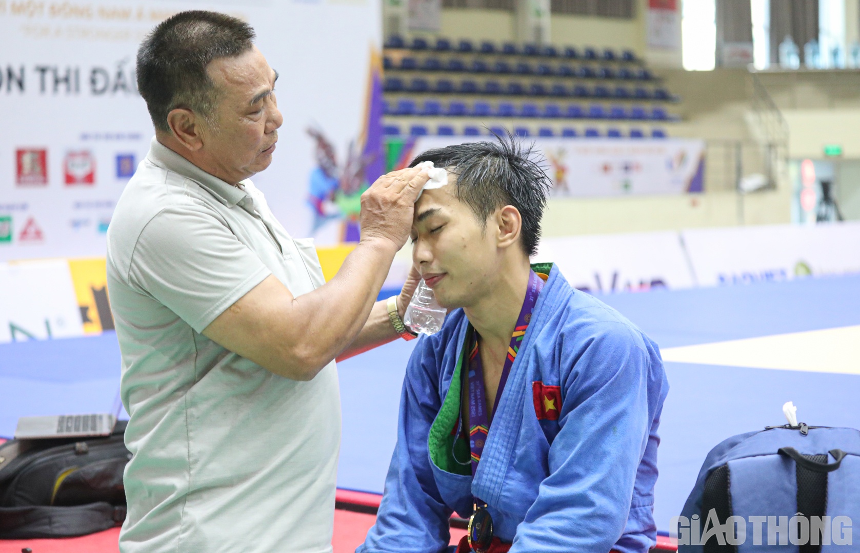 Sau chuỗi ng&agrave;y xa c&aacute;ch để thực hiện nhiệm vụ quốc gia tại SEA Games 31, đ&acirc;y l&agrave; gi&acirc;y ph&uacute;t Ho&agrave;ng Hải được gặp lại những người th&acirc;n y&ecirc;u nhất.