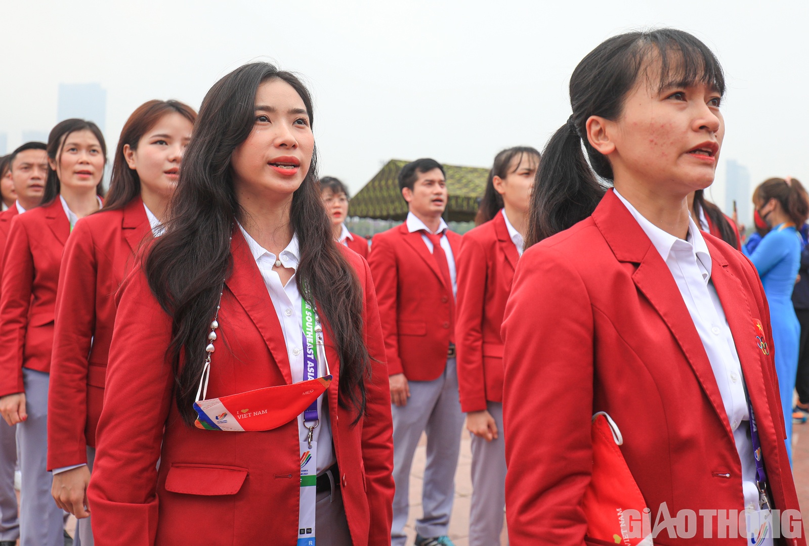 Lễ thượng cờ được tổ chức nhằm mục đ&iacute;ch thể hiện sự c&oacute; mặt của c&aacute;c quốc gia, ch&agrave;o đ&oacute;n c&aacute;c đo&agrave;n thể thao đến tham dự SEA Games 31, kh&iacute;ch lệ tinh thần thi đấu của c&aacute;c vận động vi&ecirc;n.