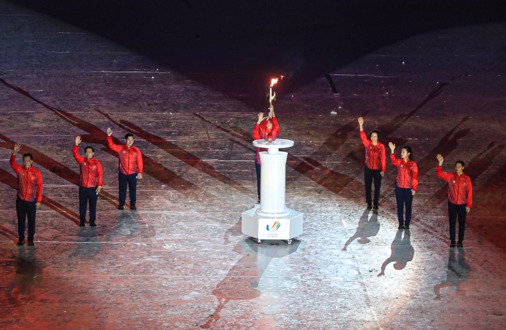 VĐV Qu&aacute;ch Thị Lan l&agrave; người c&oacute; vinh dự thắp s&aacute;ng đ&agrave;i đuốc SEA Games 31.