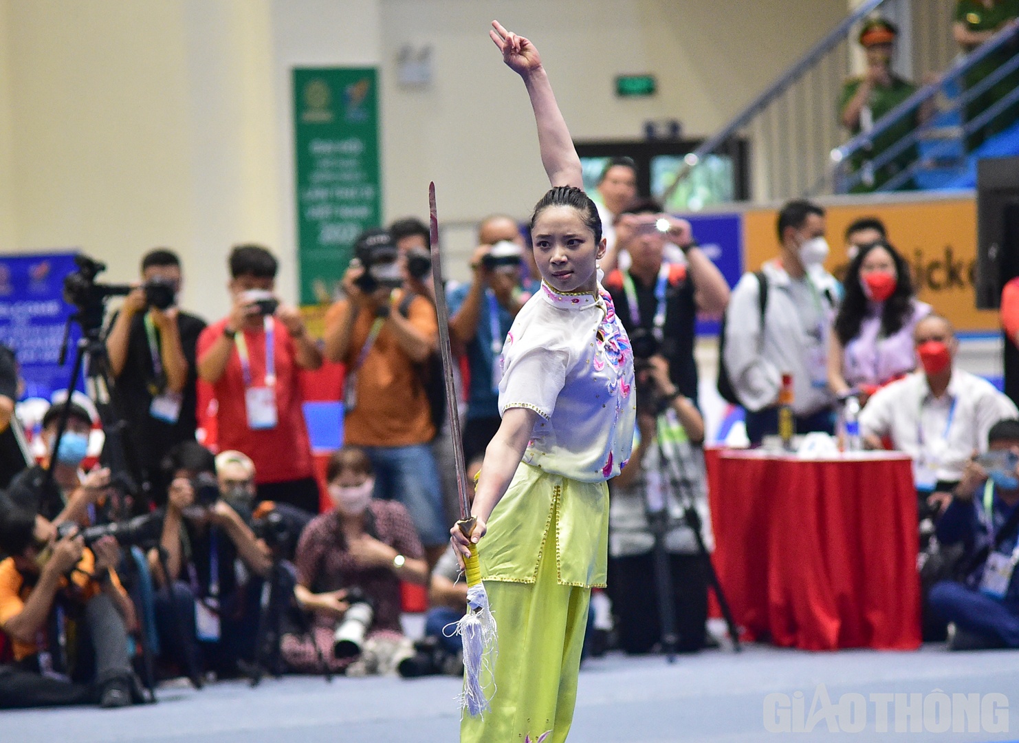 Ngo&agrave;i kỹ thuật, Th&uacute;y Vi cũng thể hiện thần th&aacute;i tốt.