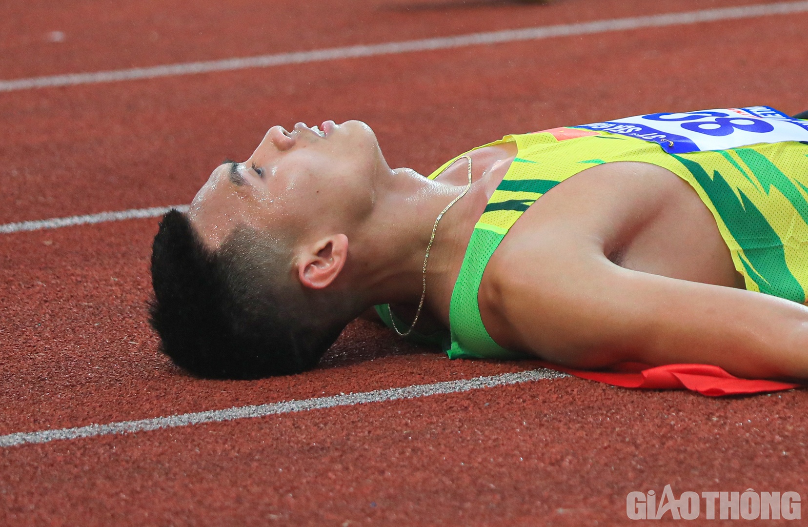 Người đồng đội được gi&aacute; rất cao của anh l&agrave; Trần Văn Đảng chỉ về đ&iacute;ch thứ 2 với th&agrave;nh t&iacute;ch 3 ph&uacute;t 55 gi&acirc;y 66.