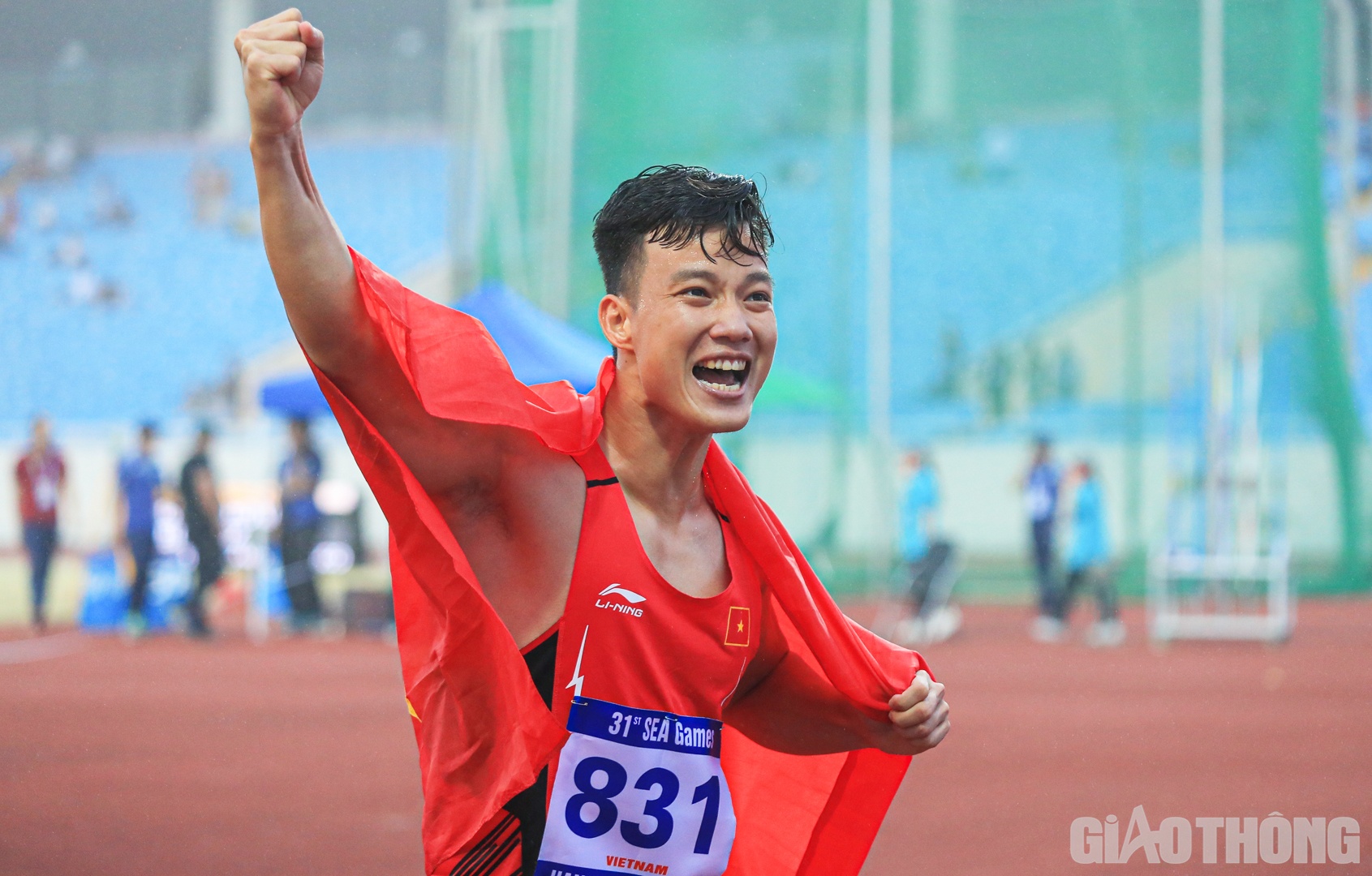 Với tinh thần quyết t&acirc;m cao, VĐV Nguyền Ho&agrave;i Văn đ&atilde; xuất sắc gi&agrave;nh HCV nội dung n&eacute;m lao khi vượt qua c&aacute;c đối thủ mạnh như Th&aacute;i Lan, Indonesia, Philippines, Myanmar.