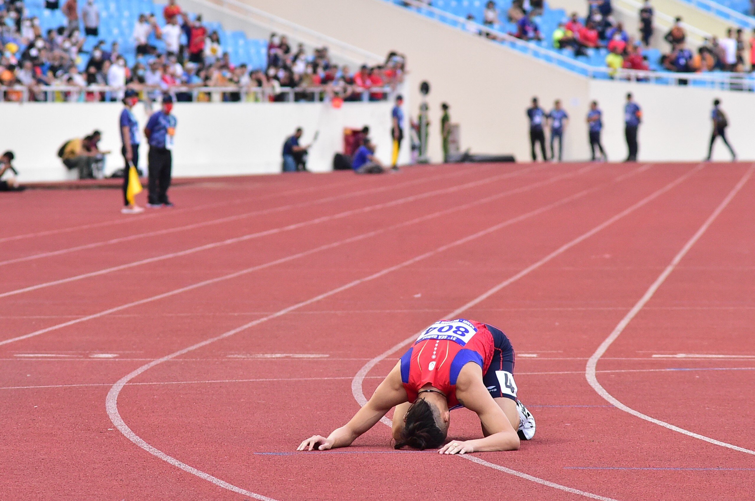 Sự thất vọng của Ho&agrave;ng.