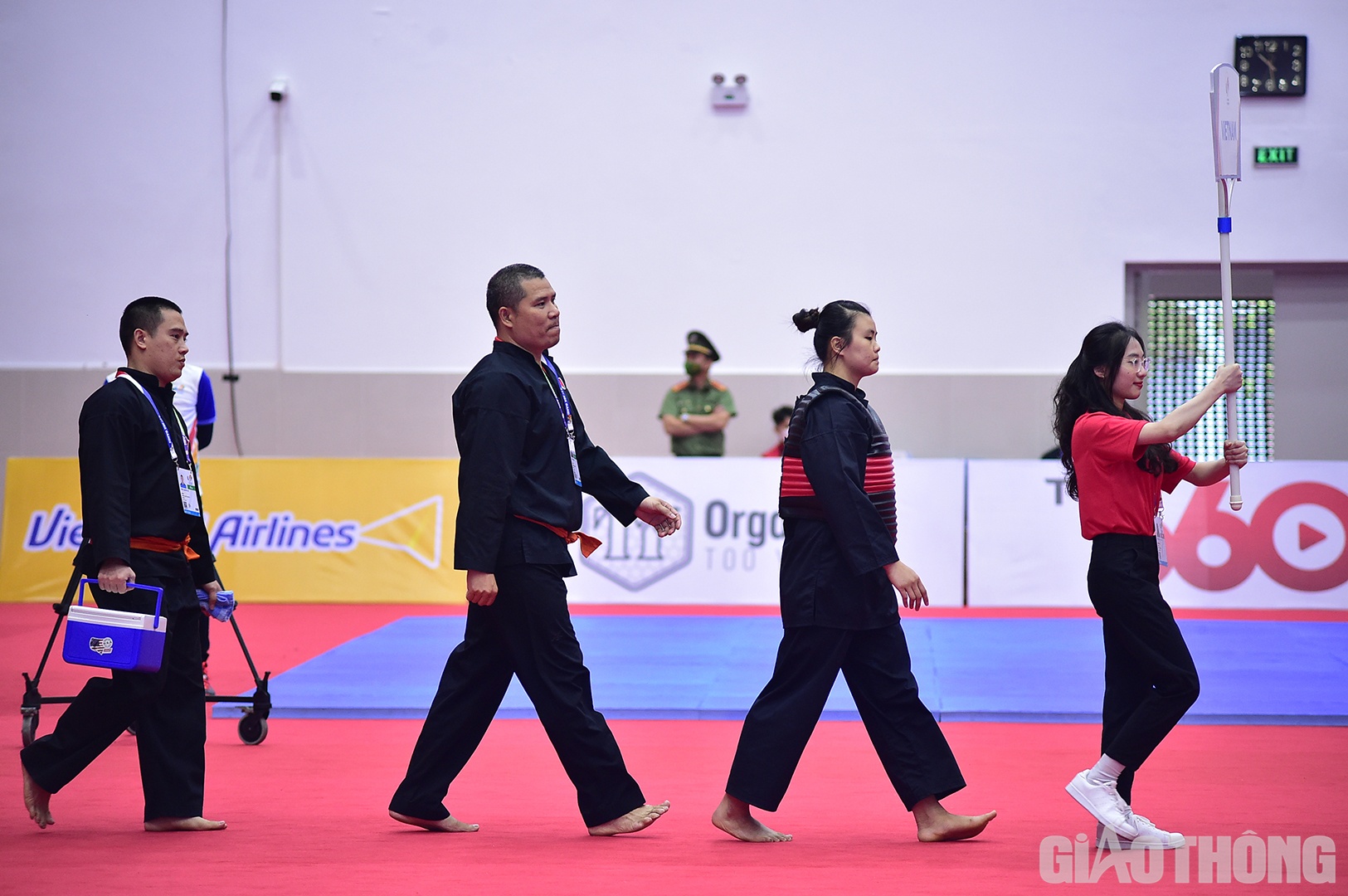 Ng&agrave;y 16/5, tại Nh&agrave; thi đấu Bắc Từ Li&ecirc;m (H&agrave; Nội) diễn ra chung kết nhiều nội dung m&ocirc;n pencak silat. Qu&agrave;ng Thị Thu Nghĩa l&agrave; người lĩnh ấn ti&ecirc;n phong cho pencak silat Việt Nam.