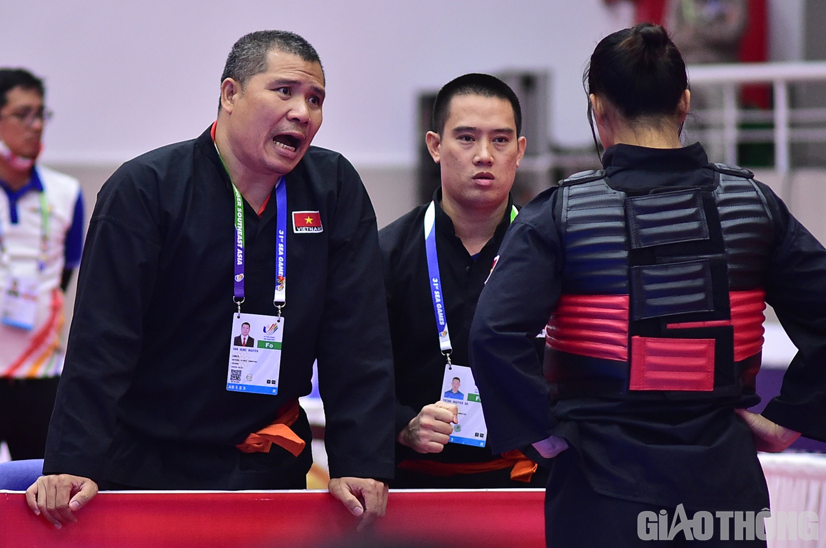 Ban huấn luyện nhắc nhở Thu Nghĩa thận trọng v&agrave; ra đ&ograve;n ch&iacute;nh x&aacute;c hơn.