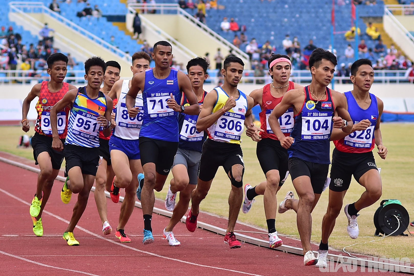 Ở nội dung 800m nam, đội tuyển Việt Nam c&oacute; hai đại diện tham dự l&agrave; Giang Văn Dũng v&agrave; Trần Văn Đảng.