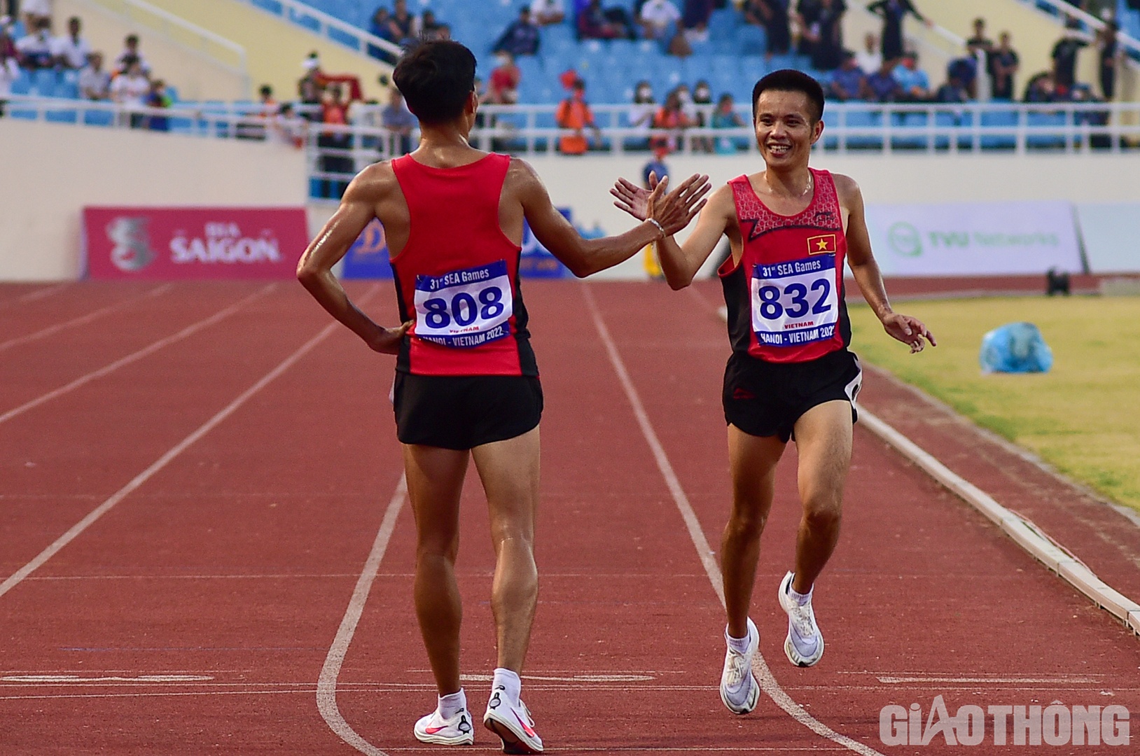 Sau khi về đ&iacute;ch, Văn Lai cảm ơn người đồng đội Văn Thao đ&atilde; hỗ trợ trong suốt chặng đường. Văn Thao gi&agrave;nh HCĐ tại nội dung n&agrave;y.