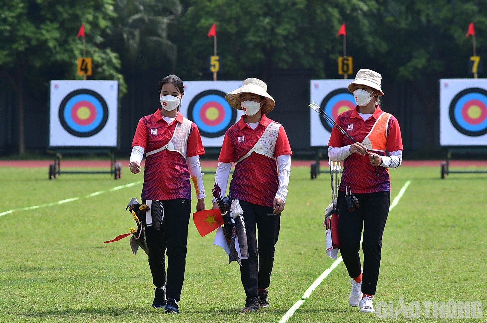 Ba VĐV nữ của Việt Nam l&agrave; Đỗ Thị &Aacute;nh Nguyệt, H&agrave; Thị Ngọc v&agrave; Nguyễn Thị Thu Nhi tranh t&agrave;i với đội Philippines để t&igrave;m ra chủ nh&acirc;n tấm HCV.