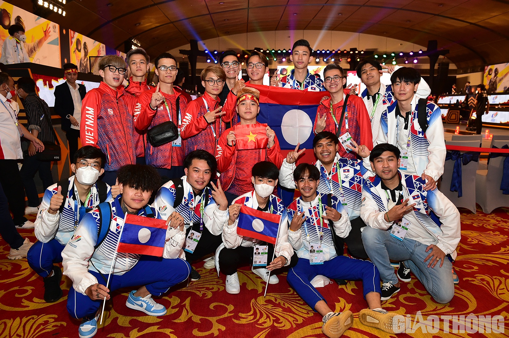 Anh H&agrave;o chia sẻ, trong suốt 2 ng&agrave;y thi đấu, c&aacute;c tuyển thủ đến từ Th&aacute;i Lan, L&agrave;o v&agrave; Indonesia l&agrave; những đối thủ đ&aacute;ng ngại nhất. Đặc biệt, trong ng&agrave;y 16/5 trước đ&oacute;, rất nhiều th&agrave;nh vi&ecirc;n từ Th&aacute;i Lan v&agrave; L&agrave;o c&oacute; mặt trong top 10.