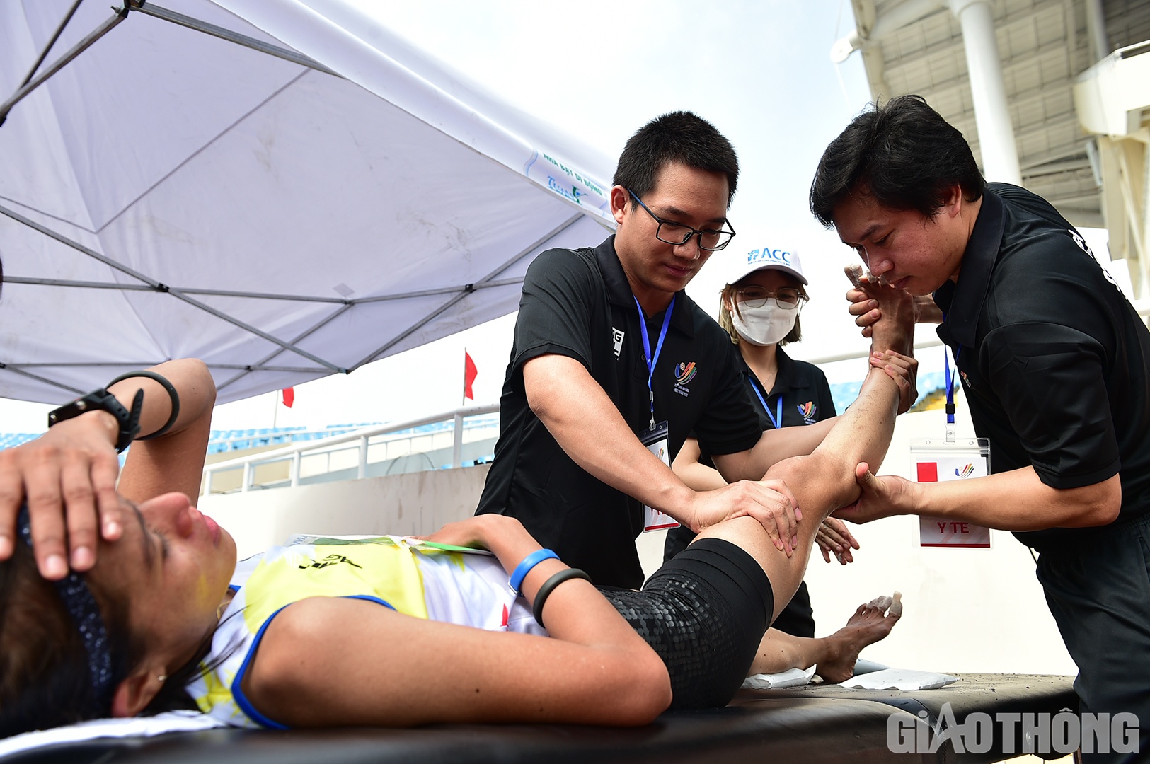 C&aacute;c nh&acirc;n vi&ecirc;n đang hỗ trợ cho VĐV của Malaysia đang bị đau bởi vấn đề chuột r&uacute;t.