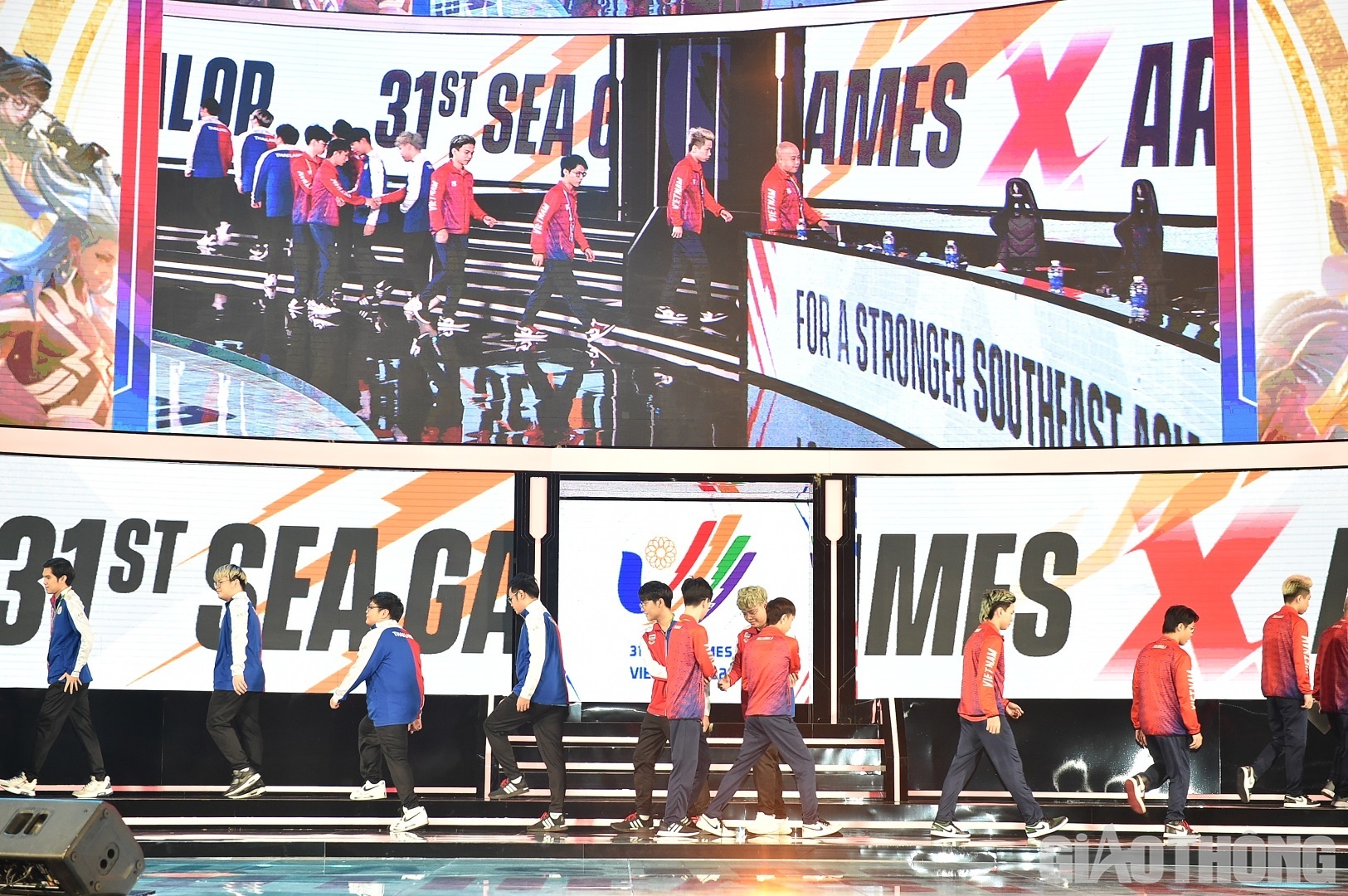 Đối thủ của Việt Nam tại chung kết l&agrave; đội tuyển Th&aacute;i Lan. Hai đội sẽ thi đấu theo thể thức BO7 (best of 7) để t&igrave;m ra chủ nh&acirc;n chiếc HCV.