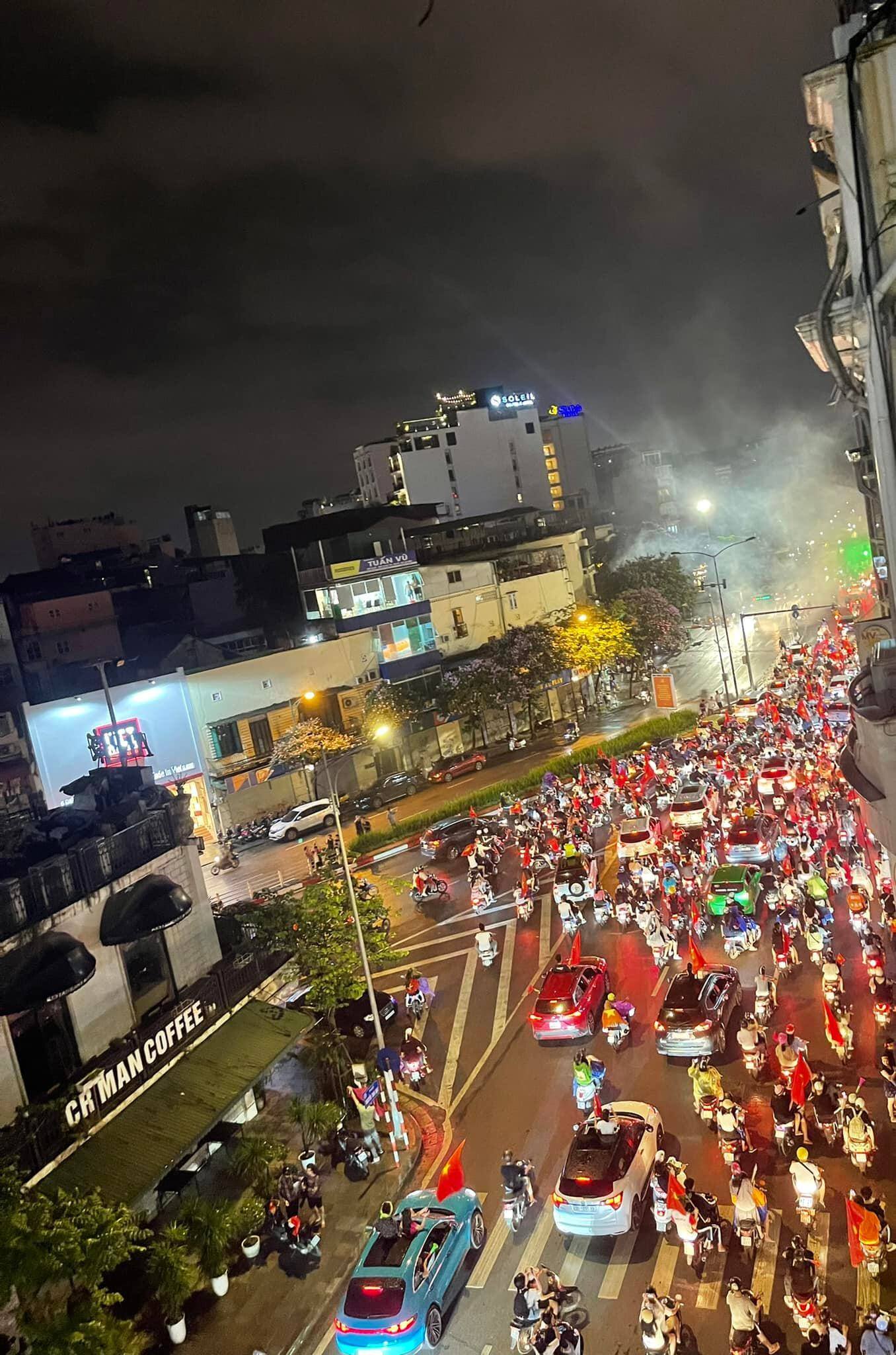 Đường Nguyễn Th&aacute;i Học được chụp từ tr&ecirc;n cao.