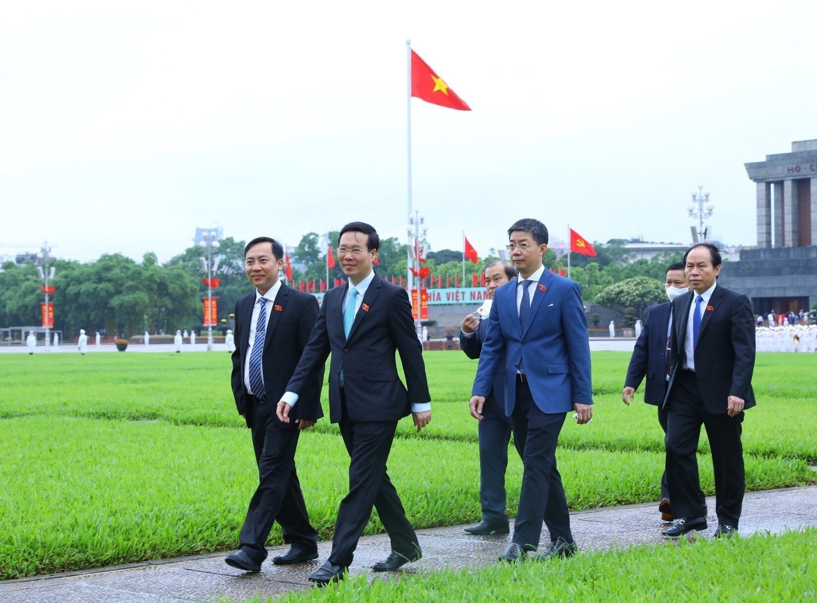 Tại kỳ họp n&agrave;y, Quốc hội sẽ xem x&eacute;t, th&ocirc;ng qua 5 dự &aacute;n luật, 3 dự thảo Nghị quyết v&agrave; cho &yacute; kiến đối với 6 dự &aacute;n luật kh&aacute;c.