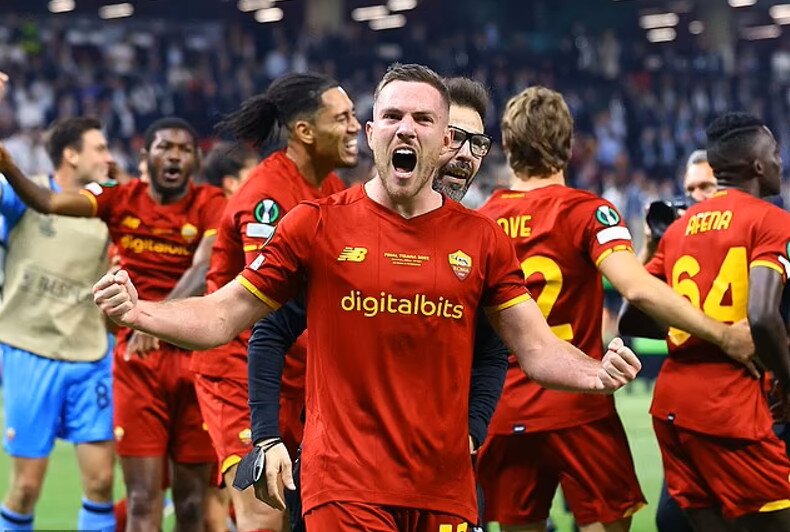 Chức v&ocirc; địch Conference League gi&uacute;p Roma tr&aacute;nh khỏi một m&ugrave;a giải thất b&aacute;t.