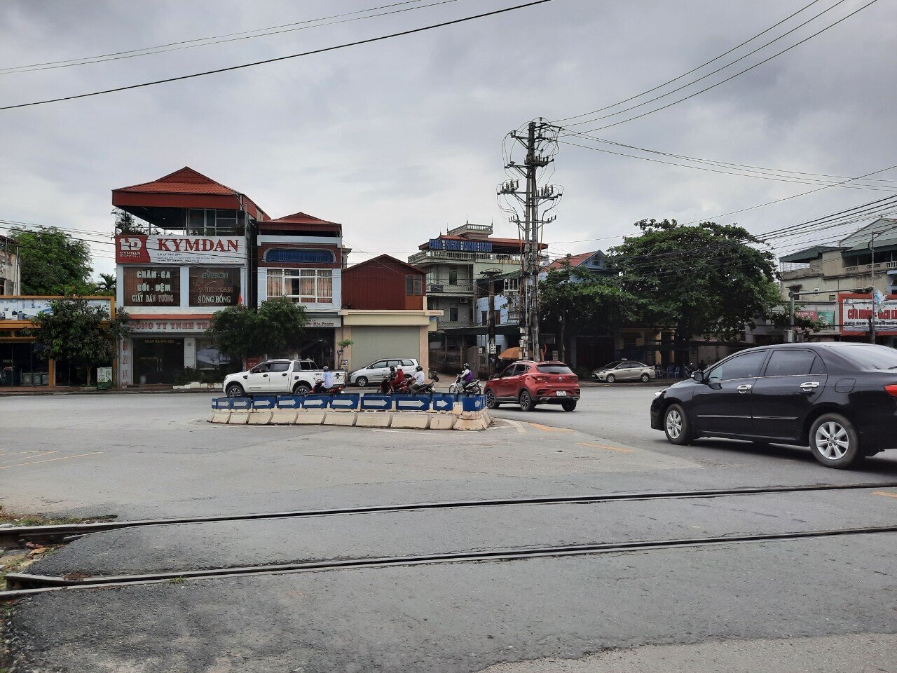 Theo thống k&ecirc; của cơ quan chức năng tỉnh Quảng Ninh, từ đầu năm 2020 đến nay, tại ng&atilde; ba n&agrave;y đ&atilde; xảy ra 12 vụ TNGT khiến 1 người bị chết v&agrave; hơn chục người bị thương.