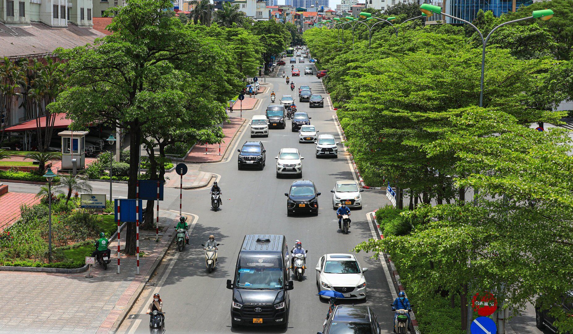 Theo Trung t&acirc;m Dự b&aacute;o Kh&iacute; tượng Thuỷ văn Quốc gia cảnh b&aacute;o, nắng n&oacute;ng ở khu vực Bắc Bộ c&oacute; khả năng k&eacute;o d&agrave;i đến khoảng ng&agrave;y 21/6. Từ ng&agrave;y 22/6, nắng n&oacute;ng c&oacute; xu hướng giảm dần.