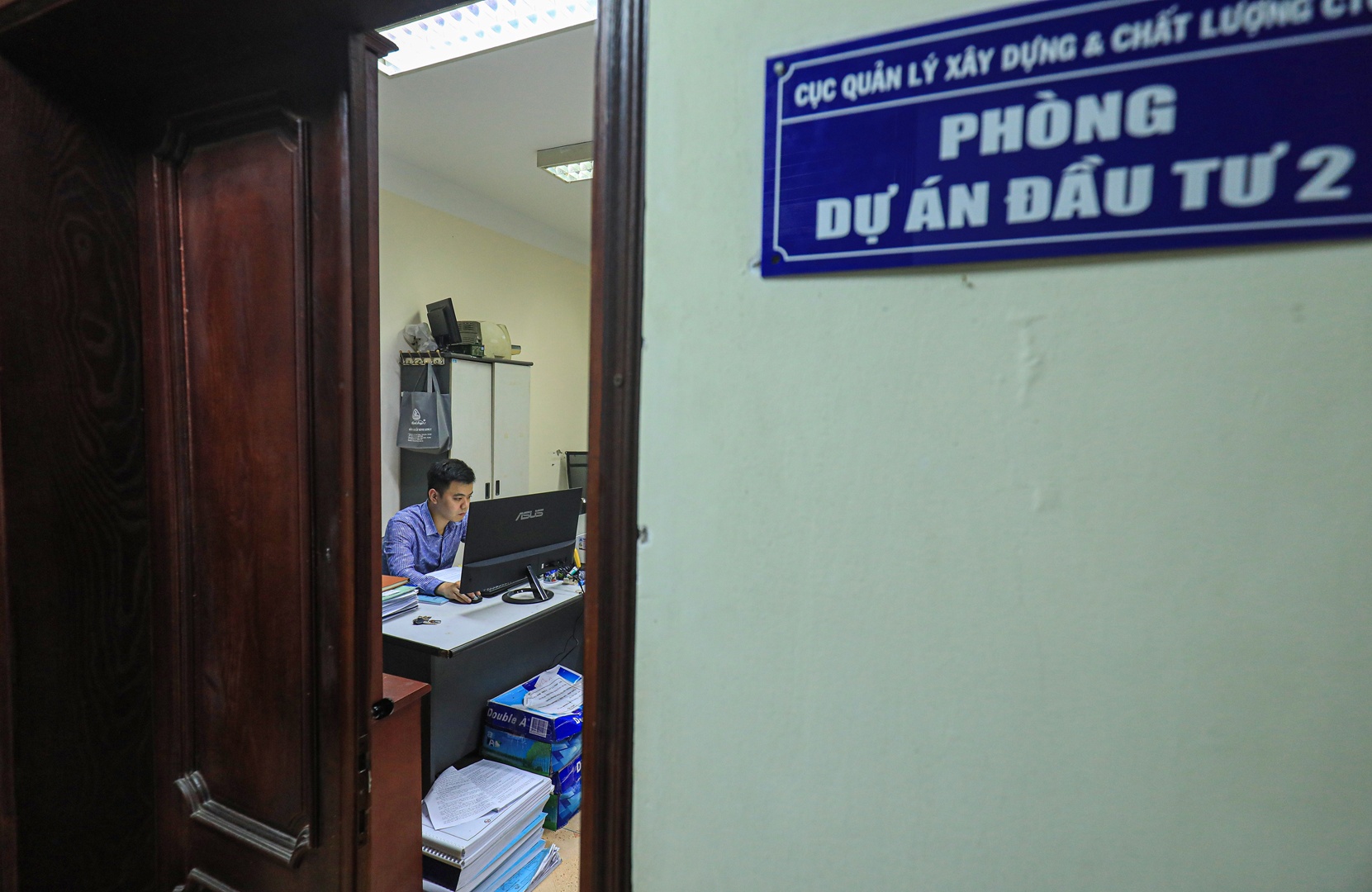 Đ&aacute;ng n&oacute;i, với nhiệm vụ được giao, b&ecirc;n cạnh dự &aacute;n cao tốc Bắc - Nam giai đoạn 2, Cục QLXD&CLCTGT cũng đang triển khai rất nhiều c&ocirc;ng việc. Ngo&agrave;i c&ocirc;ng t&aacute;c thẩm định c&ograve;n l&agrave; c&aacute;c nhiệm vụ: tổng hợp b&aacute;o c&aacute;o, g&oacute;p &yacute; ti&ecirc;u chuẩn, quy chuẩn, trả lời cử tri mỗi kỳ họp quốc hội, quản l&yacute; chất lượng c&aacute;c dự &aacute;n đang triển khai; Đặc biệt l&agrave; thực hiện c&aacute;c thủ tục tr&igrave;nh ph&ecirc; duyệt 67 dự &aacute;n nh&oacute;m B, C đầu tư trong giai đoạn 2021 - 2025.