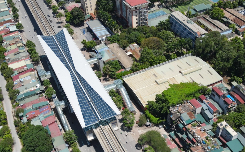 Quận Bắc Từ Li&ecirc;m c&oacute; 1 cơ sở, l&agrave; Viện Ho&aacute; học c&ocirc;ng nghiệp Việt Nam, địa chỉ tại phường Ph&uacute;c Diễn, diện t&iacute;ch hơn 30.000 m2, hiện trạng một phần đ&atilde; ph&acirc;n cho c&aacute;n bộ c&ocirc;ng nh&acirc;n vi&ecirc;n, một phần hoạt động nghi&ecirc;n cứu c&ocirc;ng nghệ ng&agrave;nh ho&aacute; chất, sản xuất thuốc tuyển quặng.