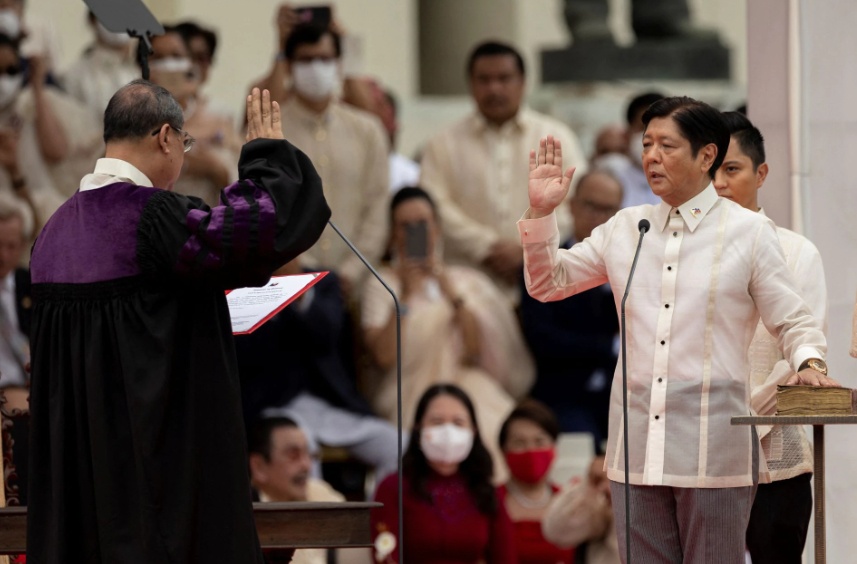 Lễ tuy&ecirc;n thệ diễn ra tại Bảo t&agrave;ng Quốc gia ở Manila, Philippines. Ảnh - Reuters