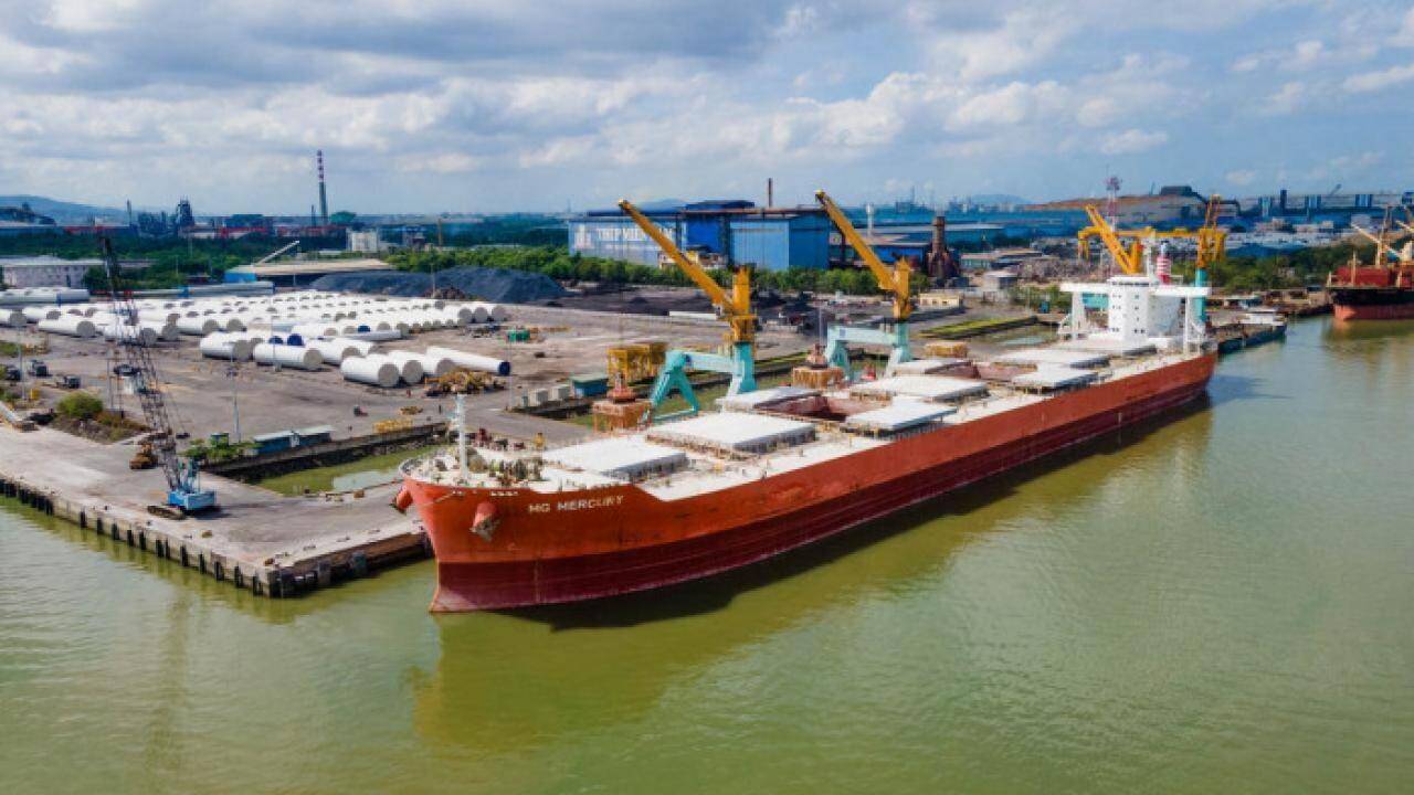 TP.HCM thu gần 90 tỷ đồng sau 12 ng&agrave;y thu ph&iacute; cảng biển