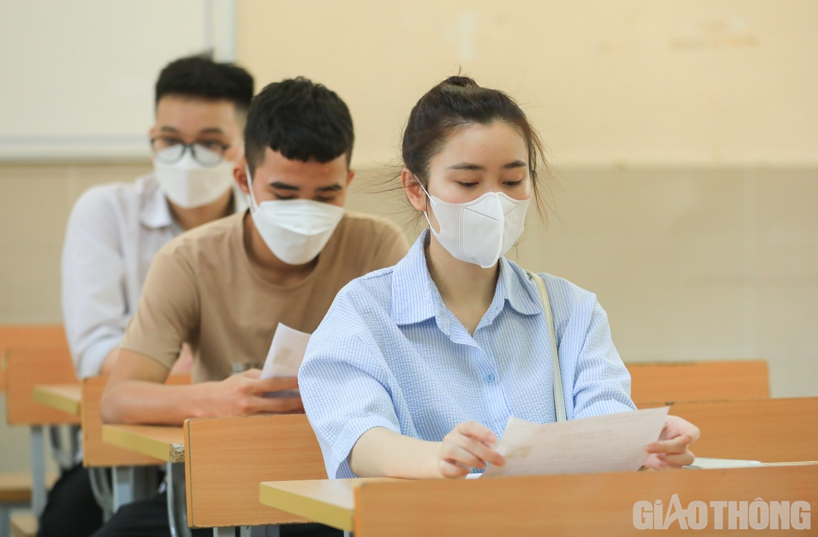 "Mặc d&ugrave; phải học online trong thời gian d&agrave;i do ảnh hưởng của dịch bệnh nhưng em đ&atilde; được thầy c&ocirc; &ocirc;n tập rất kỹ v&agrave; chuẩn bị một t&acirc;m l&yacute; thoải m&aacute;i nhất để bước v&agrave;o kỳ thi n&agrave;y", th&iacute; sinh Ngọc Thị Điệp chia sẻ.