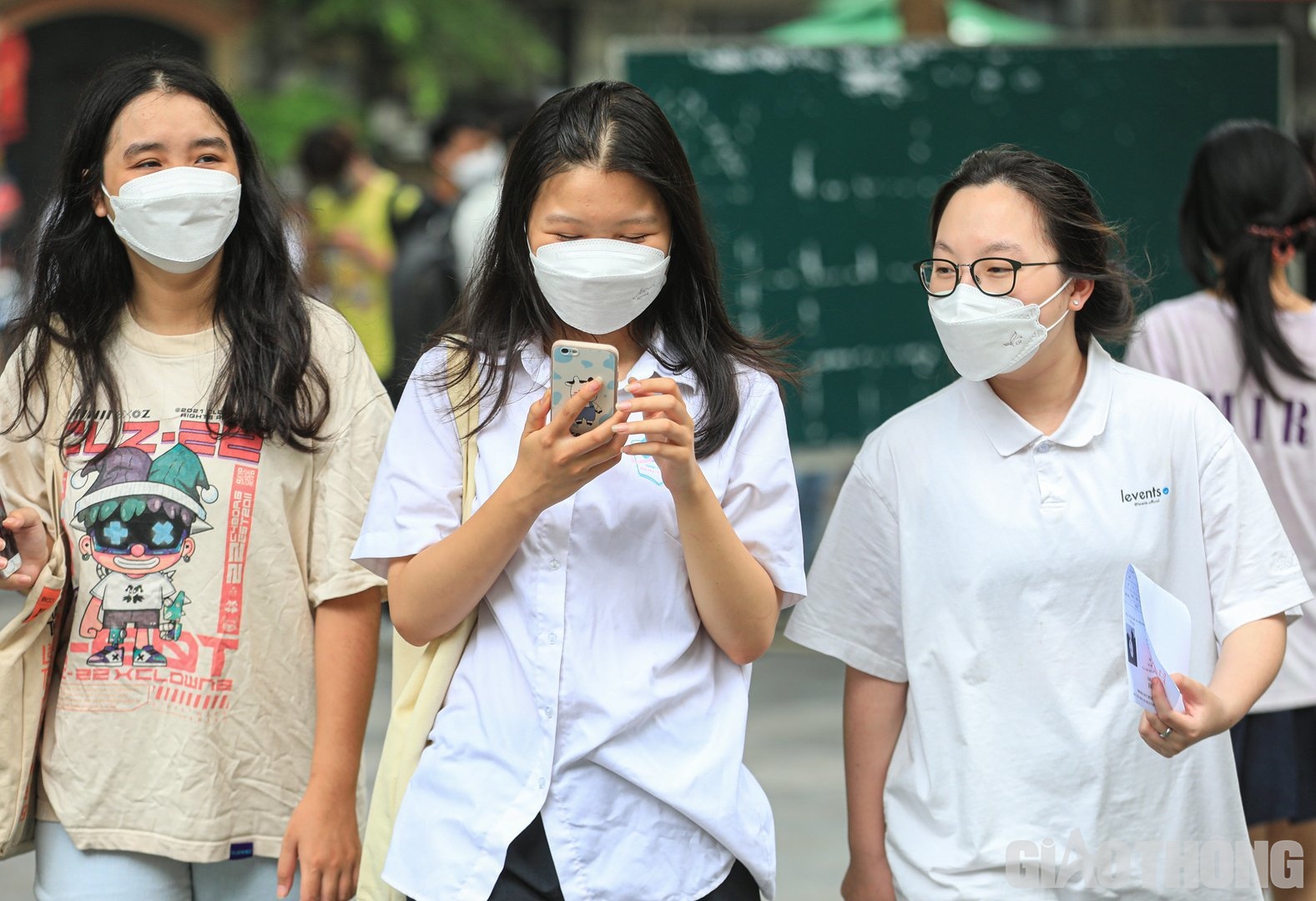 Trong khi đ&oacute;, đa số th&iacute; sinh đều tỏ ra kh&aacute; y&ecirc;n t&acirc;m v&agrave; tự tin trước giờ "G".