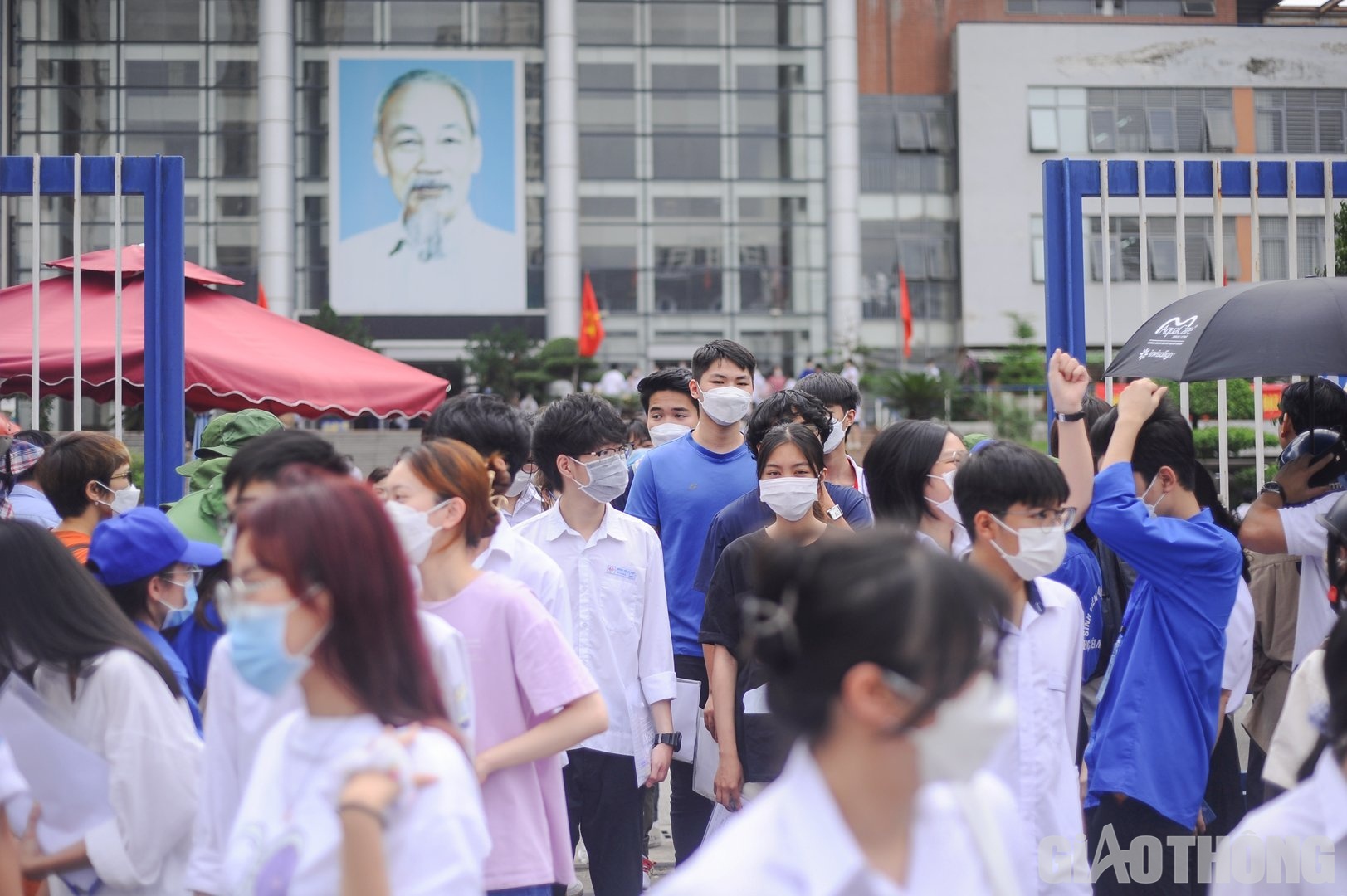 Trong chiều nay (7/7), th&iacute; sinh cả nước sẽ tiếp tục với m&ocirc;n thi thứ 2 To&aacute;n học với thời gian l&agrave;m b&agrave;i 90 ph&uacute;t, h&igrave;nh thức thi trắc nghiệm.