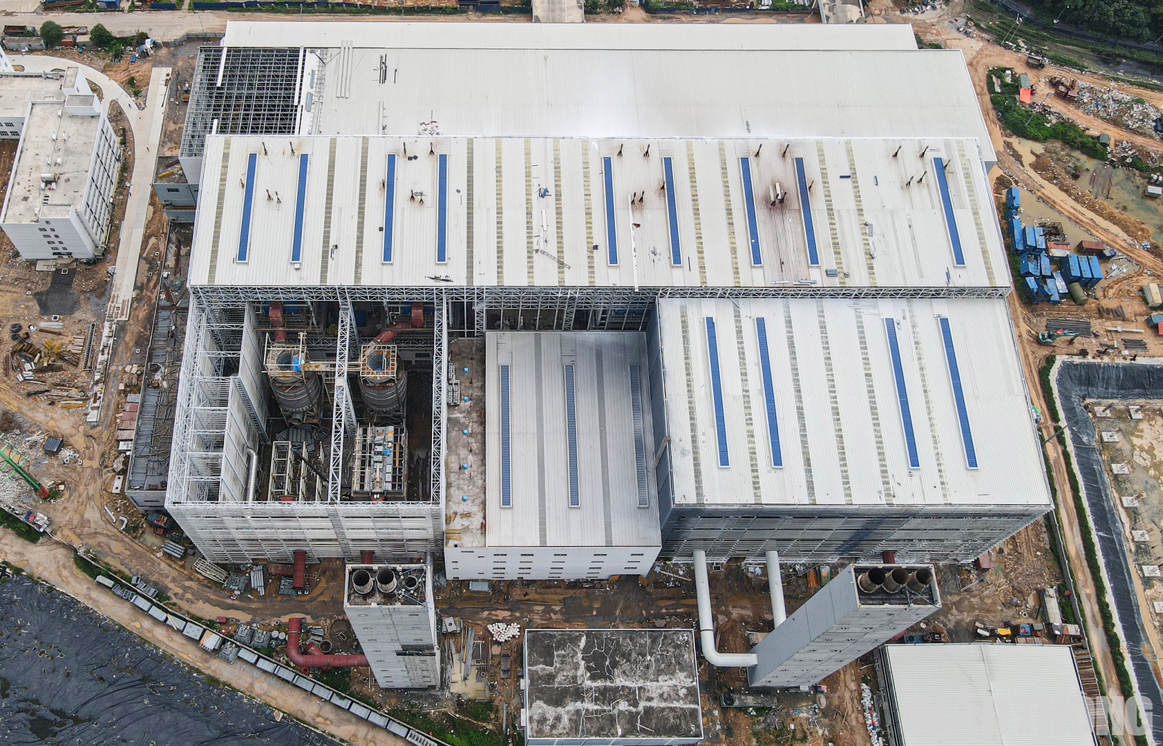 Được khởi c&ocirc;ng từ th&aacute;ng 8/2019, nh&agrave; m&aacute;y xử l&yacute; r&aacute;c thải sinh hoạt theo c&ocirc;ng nghệ l&ograve; đốt ghi cơ học (ghi di động) kiểu Waterleau của Bỉ, đ&aacute;p ứng nhu cầu về xử l&yacute; r&aacute;c thải sinh hoạt hiện nay của TP H&agrave; Nội.