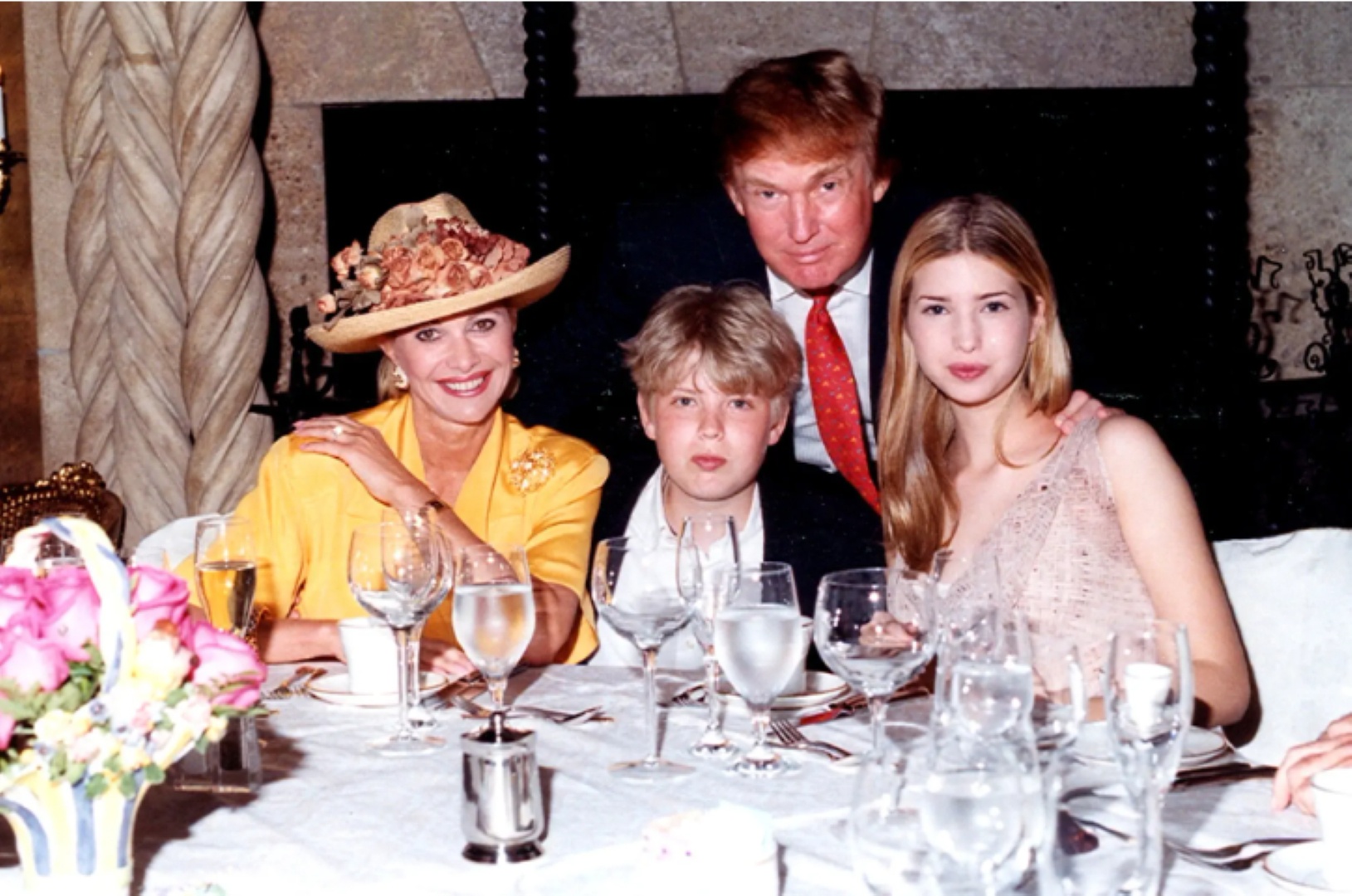 Song song với việc nu&ocirc;i dạy 3 con, b&agrave; c&ugrave;ng chồng ph&aacute;t triển t&ograve;a th&aacute;p Trump &ndash; biểu tượng của &ocirc;ng Trump nằm tr&ecirc;n Đại lộ 5, Manhattan, New York v&agrave; nhiều dự &aacute;n cao cấp kh&aacute;c như khu nghỉ dưỡng Casino Trump Taj Mahal ở th&agrave;nh phố Atlantic&hellip; B&agrave; Ivana Trump c&ograve;n l&agrave; Ph&oacute; Chủ tịch chuy&ecirc;n về thiết kế nội thất cho Tổ chức Trump v&agrave; quản l&yacute; kh&aacute;ch sạn Plaza m&agrave; &ocirc;ng Trump đ&atilde; mua lại v&agrave;o năm 1988