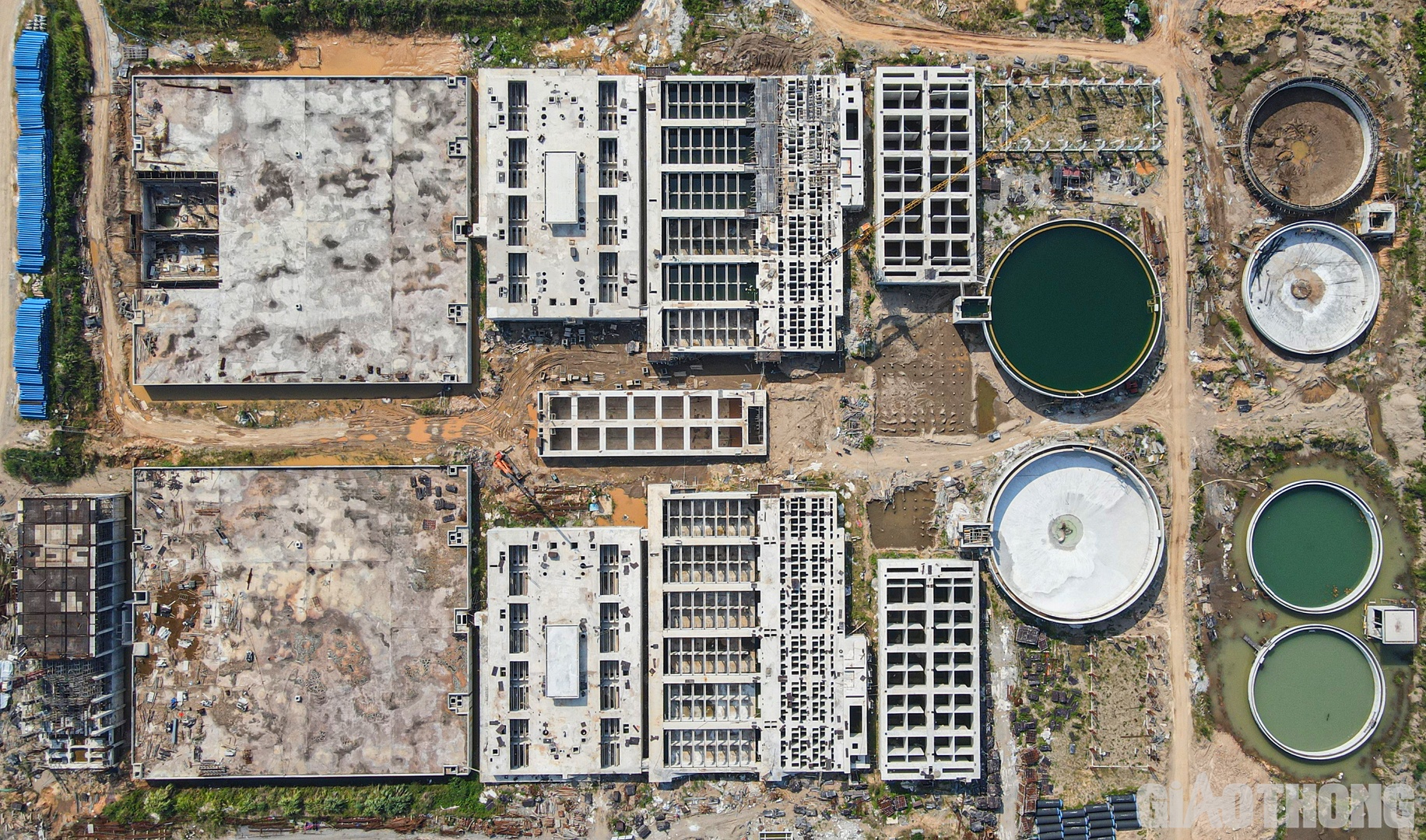 Được đầu tư số vốn 3.692 tỷ đồng, Nhà máy nước mặt sông Hồng có công suất thiết kế giai đoạn I là 300.000m3/ngày đêm.