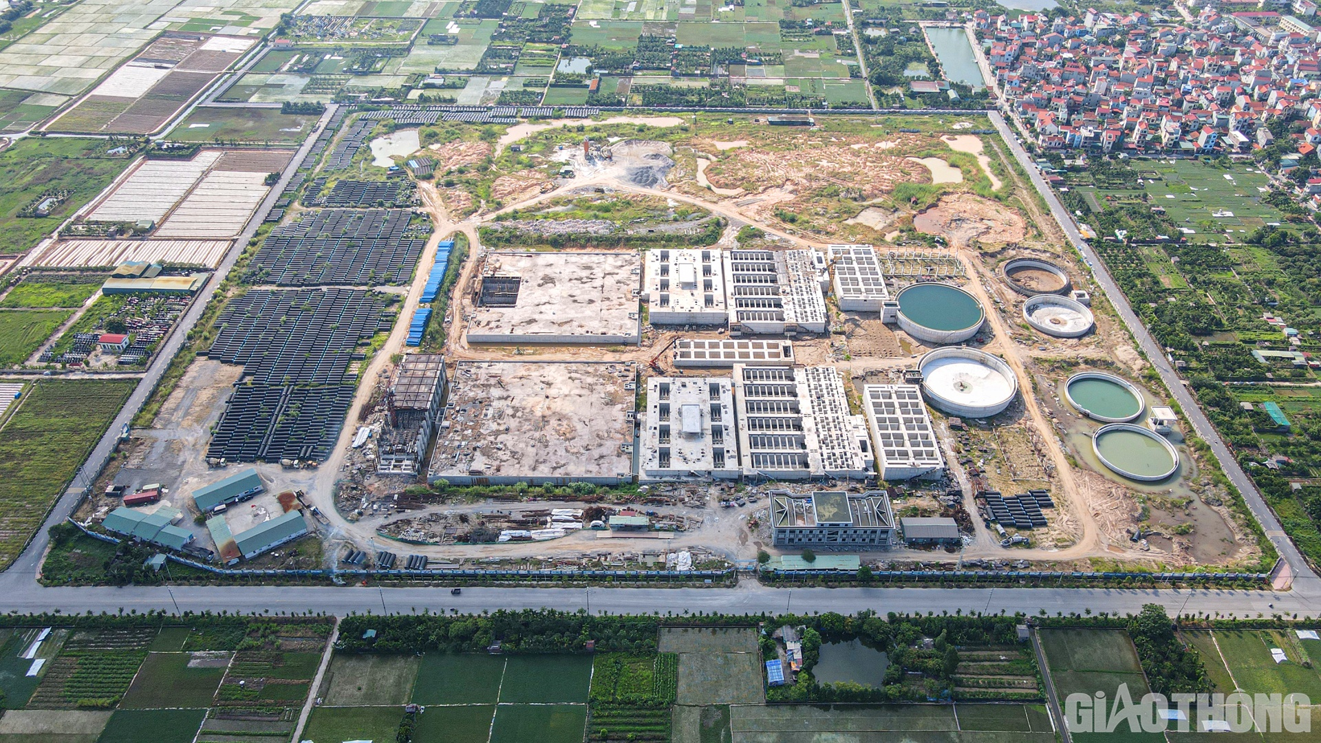 Dự án Nhà máy nước mặt sông Hồng có diện tích 21,1 ha đặt tại xã Liên Hồng, huyện Đan Phượng được TP Hà Nội chấp thuận đầu tư vào tháng 10/2015.