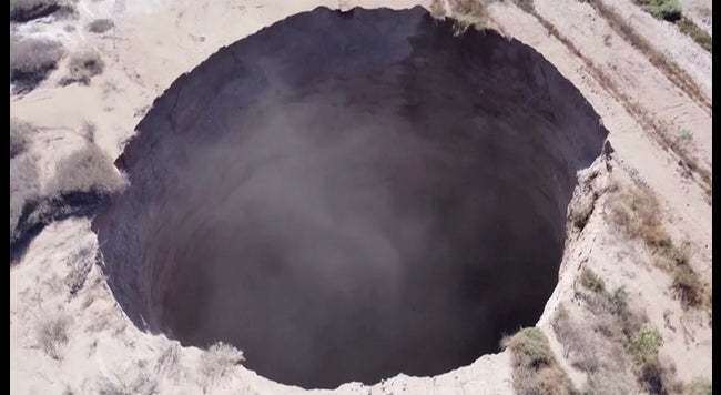 Cơ quan Địa chất v&agrave; Khai th&aacute;c Quốc gia Chile (Sernageomin) cho biết đang tiếp tục điều tra sự việc v&agrave; đ&atilde; cử đội ngũ chuy&ecirc;n gia tới khu vực từ ng&agrave;y 6/8.