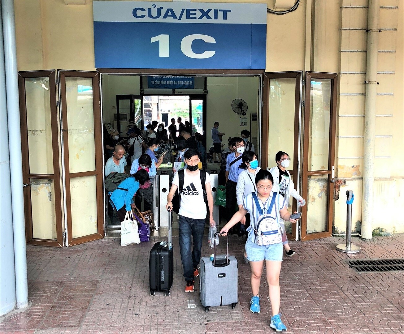 Tuy nhi&ecirc;n, theo b&agrave; Đ&agrave;o, d&ugrave; dịp nghỉ lễ 2/9 k&eacute;o d&agrave;i 4 ng&agrave;y nhưng do gần dịp khai giảng năm học mới n&ecirc;n lượng kh&aacute;ch kh&ocirc;ng đ&ocirc;ng bằng dịp nghỉ lễ 30/4 v&agrave; 1/5. Số lượng đo&agrave;n t&agrave;u chạy h&agrave;ng ng&agrave;y v&agrave; tăng th&ecirc;m chỉ tương đương dịp cuối tuần cao điểm vận tải h&egrave;.