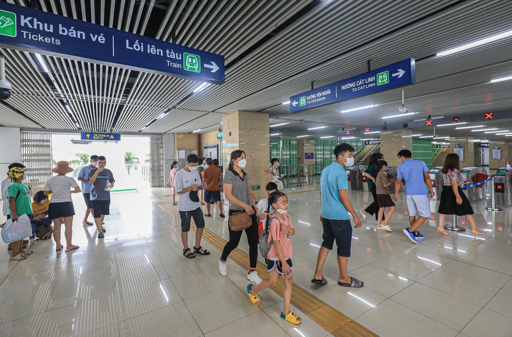 H&ocirc;m nay (1/9), ng&agrave;y đầu ti&ecirc;n của kỳ nghỉ lễ 2/9 k&eacute;o d&agrave;i 4 ng&agrave;y. Theo ghi nhận của PV B&aacute;o Giao th&ocirc;ng, t&agrave;u C&aacute;t Linh - H&agrave; Đ&ocirc;ng kh&aacute; th&ocirc;ng tho&aacute;ng.