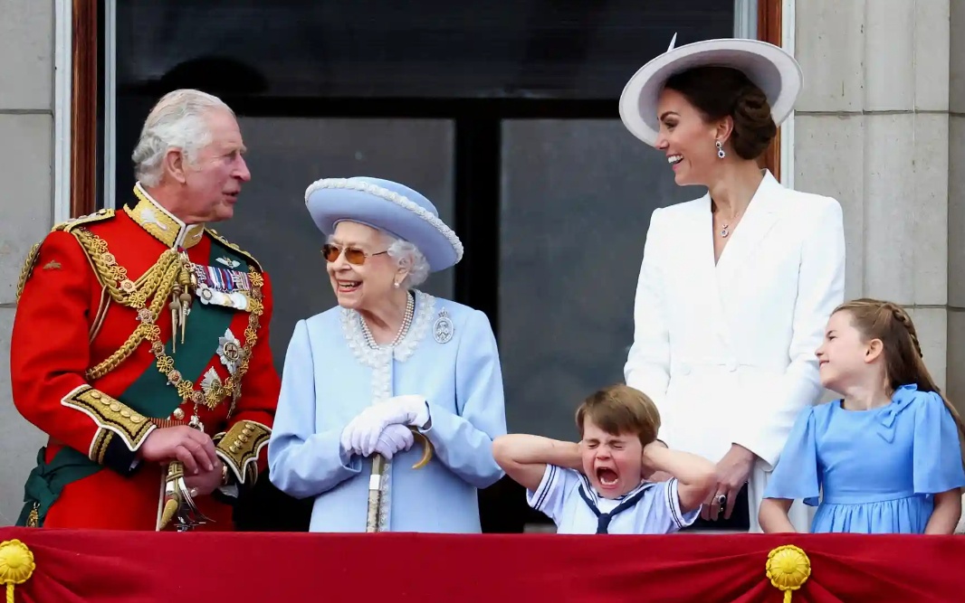 Th&aacute;ng 6/2022, Nữ ho&agrave;ng Elizabeth tham dự Đại lễ Bạch kim kỷ niệm 70 năm trị v&igrave;.