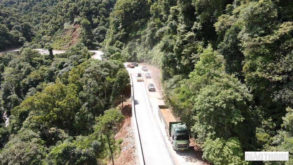 Với những người làm giao thông, những đoàn xe qua lại êm thuận, an toàn là niềm vui, động lực giúp họ vượt lên khó khăn hoàn thành tốt nhiệm vụ.