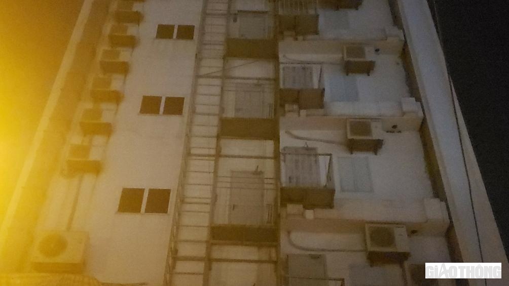 Được biết, c&aacute;c đơn vị chức năng đ&atilde; tạm đ&igrave;nh chỉ 326 qu&aacute;n karaoke kh&ocirc;ng c&oacute; khả năng khắc phục tồn tại. Ri&ecirc;ng từ th&aacute;ng 8 đến nay, 27 cơ sở đ&atilde; bị tạm đ&igrave;nh chỉ v&agrave; bị phạt với tổng số tiền tr&ecirc;n 1 tỷ đồng.