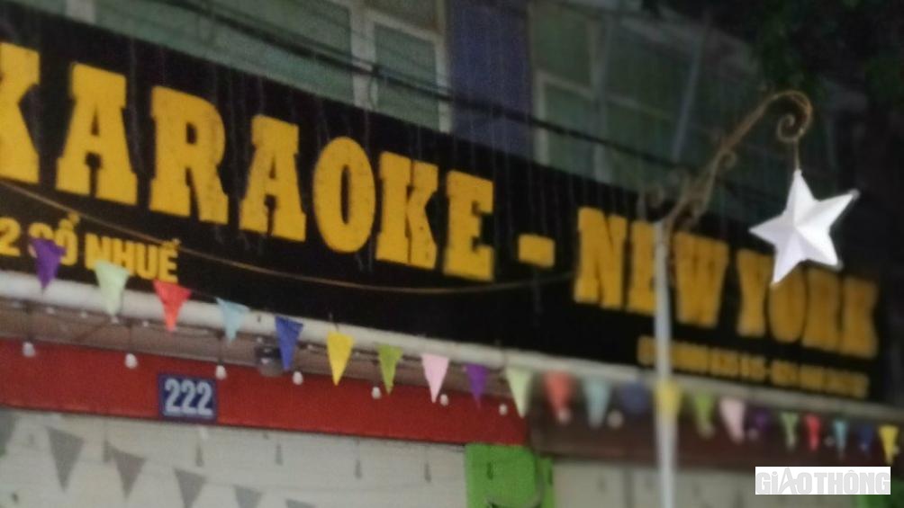Qu&aacute;n karaoke ở Cổ Nhuế cũng bị đ&oacute;ng cửa.