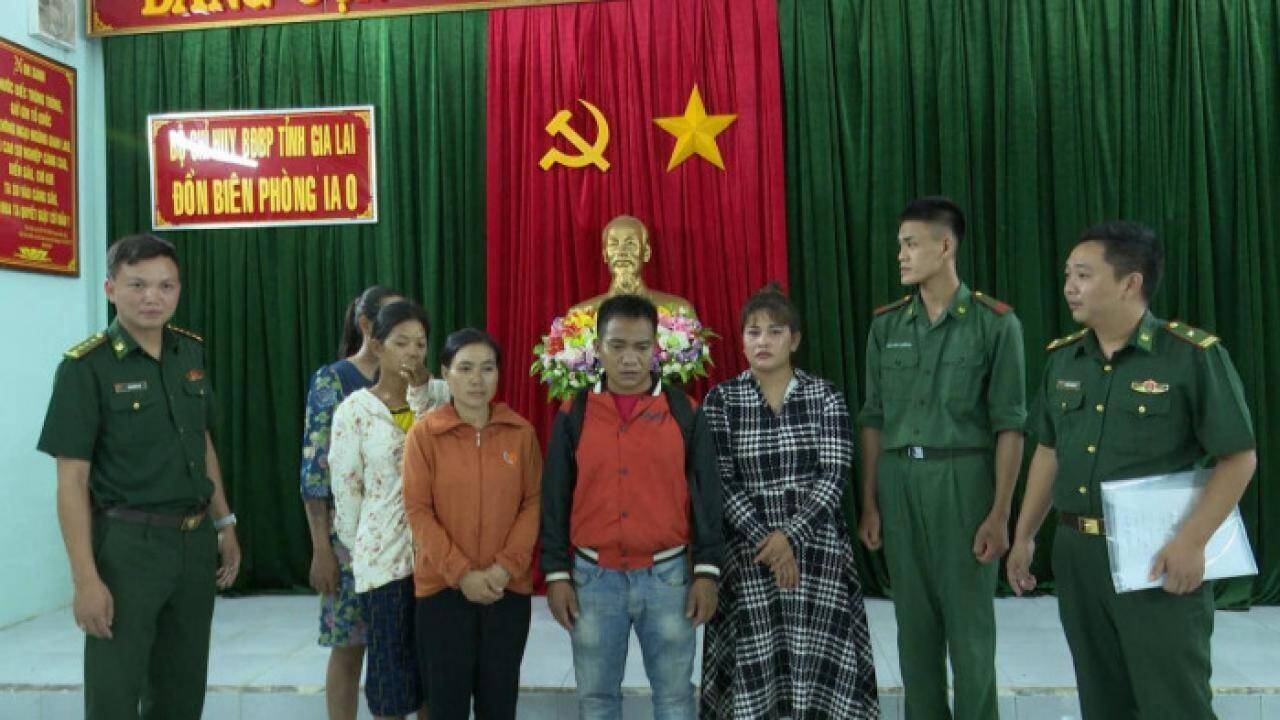 Gia Lai t&igrave;m bị hại để điều tra c&aacute;c đối tượng bu&ocirc;n người sang Campuchia
