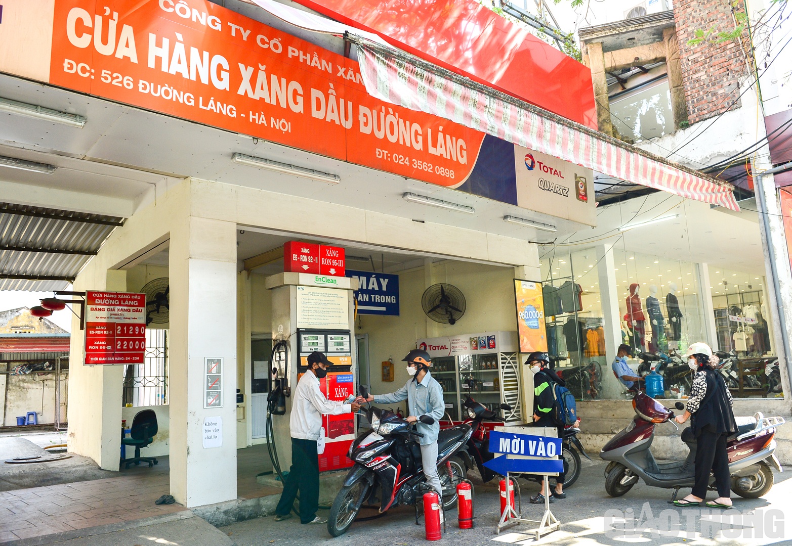 Đến thời điểm 10h s&aacute;ng nay, c&acirc;y xăng n&agrave;y đ&atilde; mở b&aacute;n trở lại.