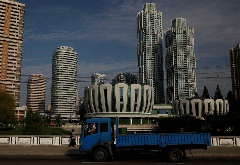 Những t&ograve;a nh&agrave; với kiến tr&uacute;c độc đ&aacute;o tại B&igrave;nh Nhưỡng. Ảnh - Reuters
