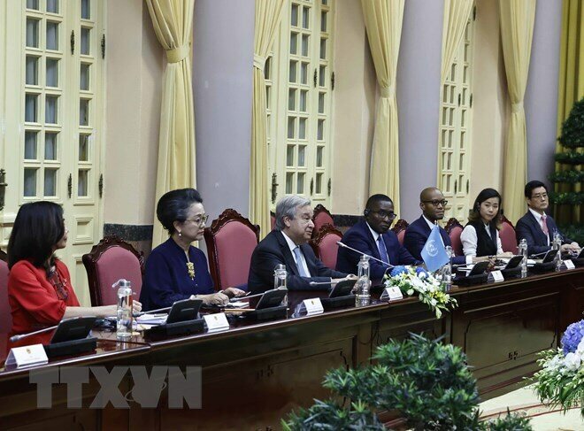 Trong c&aacute;c cuộc hội đ&agrave;m, Tổng Thư k&yacute; LHQ Ant&oacute;nio Guterres b&agrave;y tỏ t&igrave;nh cảm ngưỡng mộ đặc biệt d&agrave;nh cho Chủ tịch Hồ Ch&iacute; Minh v&agrave; cho Việt Nam trong c&ocirc;ng cuộc đấu tranh giải ph&oacute;ng d&acirc;n tộc v&agrave; t&aacute;i thiết đất nước, ch&uacute;c mừng những th&agrave;nh tựu quan trọng của Việt Nam trong ph&ograve;ng chống dịch bệnh COVID-19, phục hồi v&agrave; ph&aacute;t triển kinh tế - x&atilde; hội.