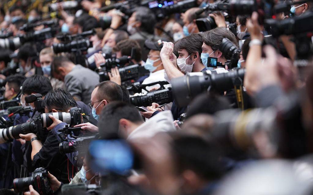 Đại hội XX l&agrave; sự kiện hết sức quan trọng đối với Trung Quốc v&agrave; thu h&uacute;t sự ch&uacute; &yacute; của to&agrave;n thế giới trong bối cảnh nền kinh tế lớn thứ hai thế giới bước v&agrave;o h&agrave;nh tr&igrave;nh mới x&acirc;y dựng to&agrave;n diện đất nước hiện đại h&oacute;a x&atilde; hội chủ nghĩa.