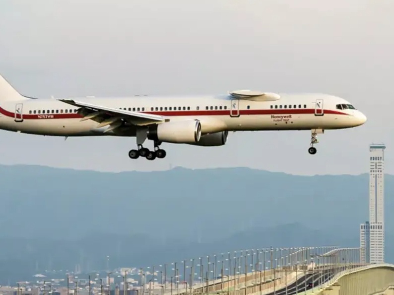 Trong th&ocirc;ng c&aacute;o b&aacute;o ch&iacute;, Honeywell khẳng định chưa c&oacute; kế hoạch dừng sử dụng chiếc Boeing 757 v&agrave; tiếp tục tận dụng chiếc m&aacute;y bay trong qu&aacute; tr&igrave;nh khai th&aacute;c, ứng dụng v&agrave; ph&aacute; vỡ giới hạn về c&ocirc;ng nghệ trong ng&agrave;nh c&ocirc;ng nghiệp h&agrave;ng kh&ocirc;ng. Ảnh - Honeywell