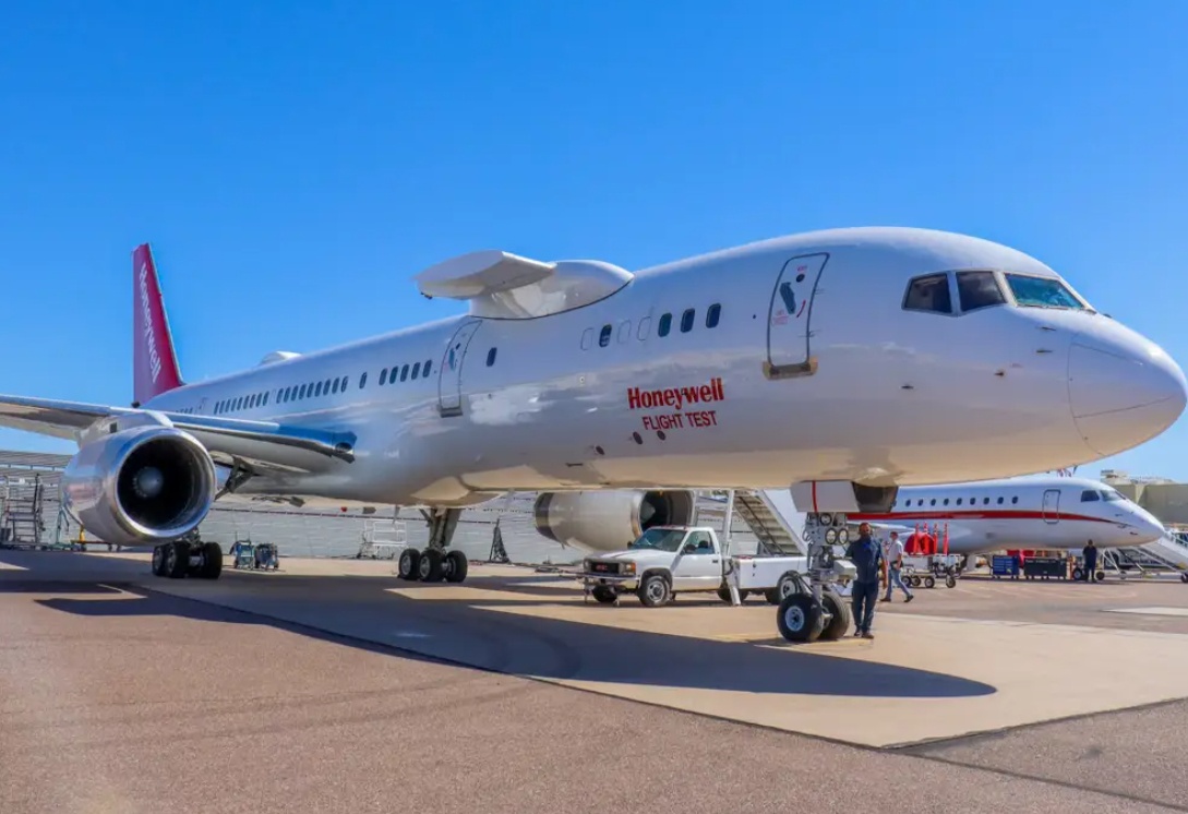 Trong 17 năm phục vụ tại Honeywell, chiếc Boeing 757 đ&atilde; thực hiện 3.000 giờ bay trong 800 chuyến bay thử nghiệm tại hơn 30 quốc gia. Ảnh - Insider