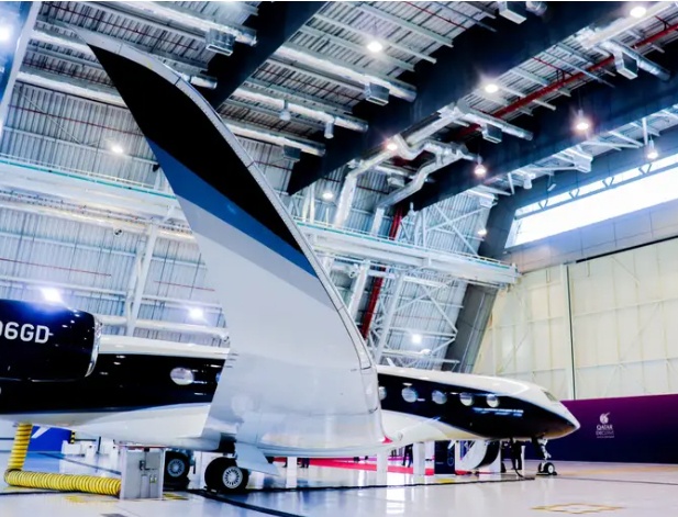 Theo trang web của nh&agrave; sản xuất m&aacute;y bay Mỹ - Tập đo&agrave;n H&agrave;ng kh&ocirc;ng vũ trụ Gulfstream, chiếc G700 c&oacute; cabin lớn nhất, s&aacute;ng tạo v&agrave; đa năng, với động cơ mới do Roll-Royce sản xuất. Ảnh - Insider