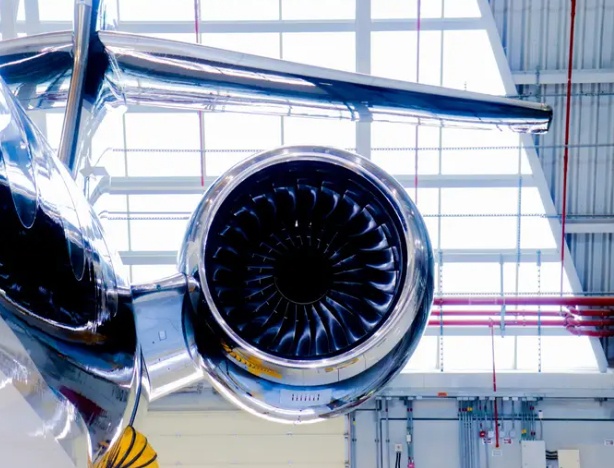 Cận cảnh động cơ Roll-Royce tr&ecirc;n chiếc G700 mới.  Ảnh - Insider