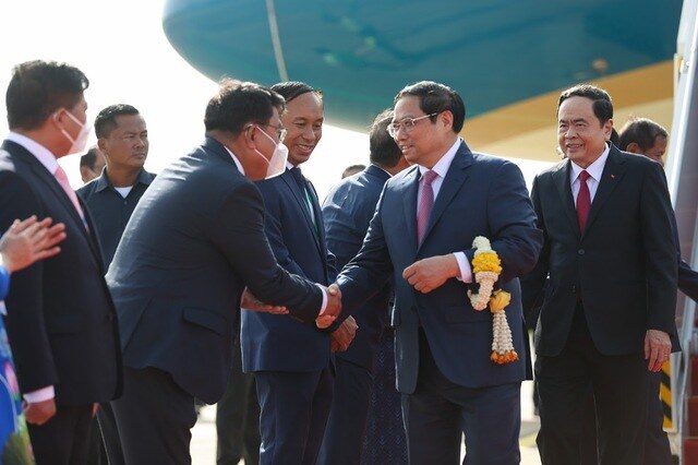 Tham gia đo&agrave;n đại biểu Việt Nam thăm Vương quốc Campuchia c&oacute; Ph&oacute; Chủ tịch Thường trực Quốc hội Trần Thanh Mẫn, l&atilde;nh đạo nhiều bộ ng&agrave;nh, đo&agrave;n thể Trung ương - Ảnh: VGP/Nhật Bắc