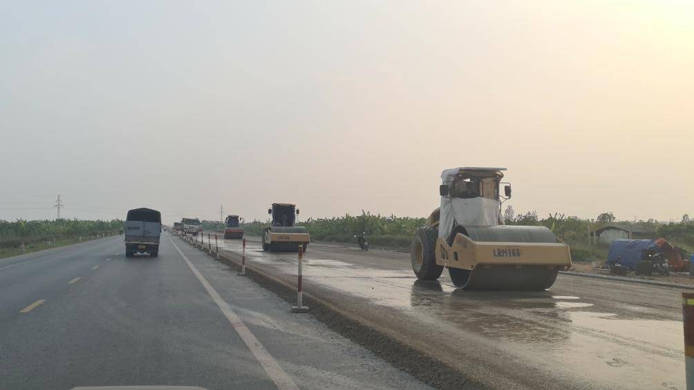 Dự &aacute;n th&agrave;nh phần I (giai đoạn 2)- X&acirc;y dựng đường nối 2 đường cao tốc đoạn qua địa phận tỉnh Hưng Y&ecirc;n từ Km0- Km24+930,9 (n&uacute;t giao Quốc lộ 39) c&oacute; chiều d&agrave;i 23,83 km do Sở GTVT Hưng Y&ecirc;n l&agrave;m chủ đầu tư. Dự &aacute;n n&agrave;y c&oacute; tổng mức đầu tư l&agrave; 1.051,05 tỷ đồng. Tất cả do nh&agrave; thầu Xu&acirc;n Trường thi c&ocirc;ng. Dự &aacute;n được khởi c&ocirc;ng từ th&aacute;ng 11/2021, theo kế hoạch sẽ phải ho&agrave;n th&agrave;nh v&agrave;o th&aacute;ng 6/2023.